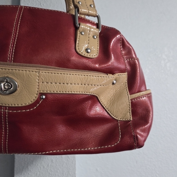 Relic Red and Tan Shoulder Bag - Picture 2 of 5
